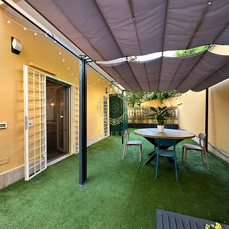 Secret Garden Apartment *